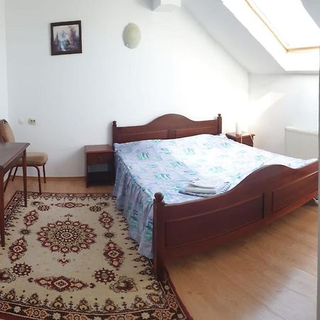 Motel Balcost Piatra Neamt Ngoại thất bức ảnh