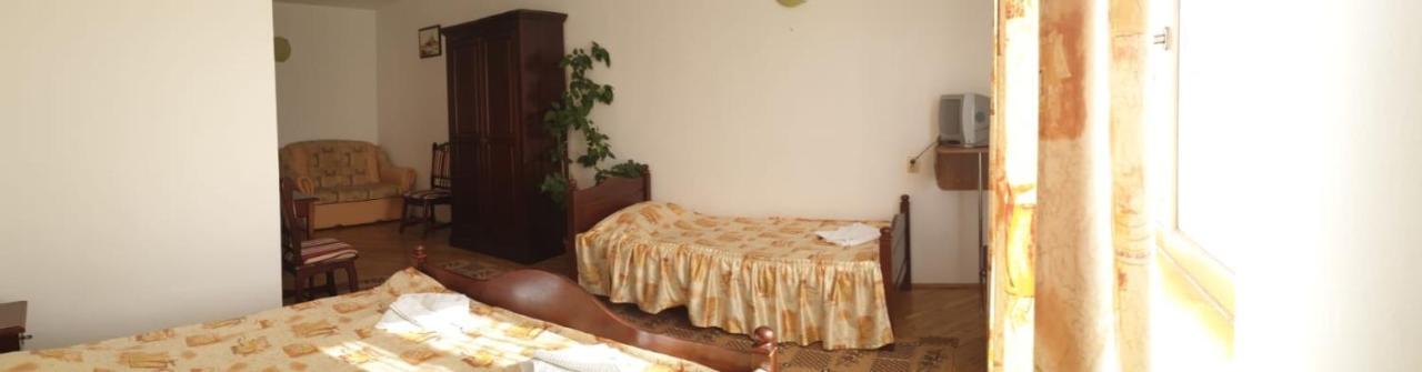 Motel Balcost Piatra Neamt Ngoại thất bức ảnh