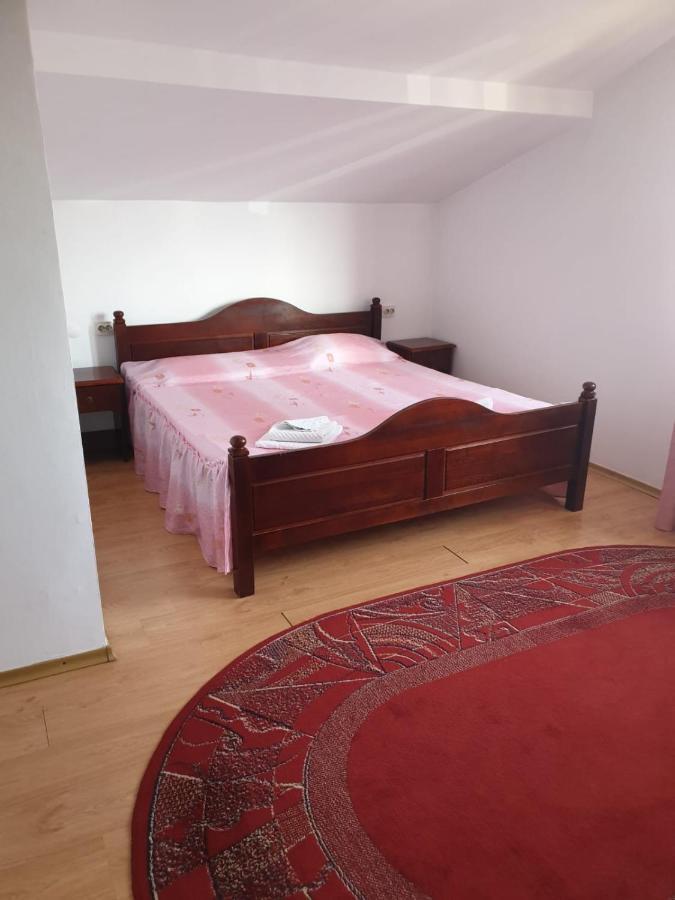 Motel Balcost Piatra Neamt Ngoại thất bức ảnh