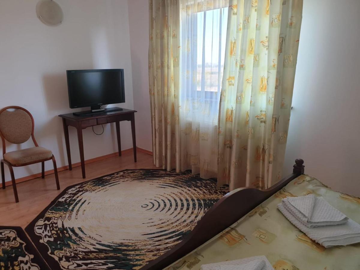 Motel Balcost Piatra Neamt Ngoại thất bức ảnh