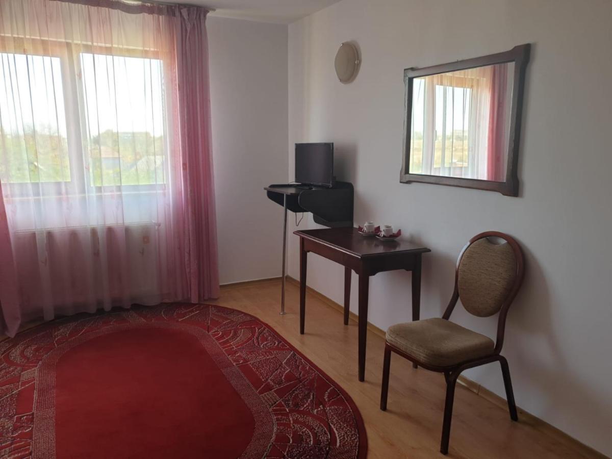 Motel Balcost Piatra Neamt Ngoại thất bức ảnh