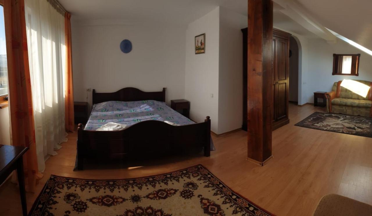 Motel Balcost Piatra Neamt Ngoại thất bức ảnh