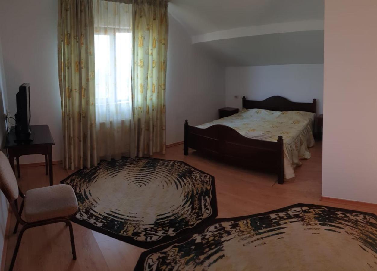 Motel Balcost Piatra Neamt Ngoại thất bức ảnh