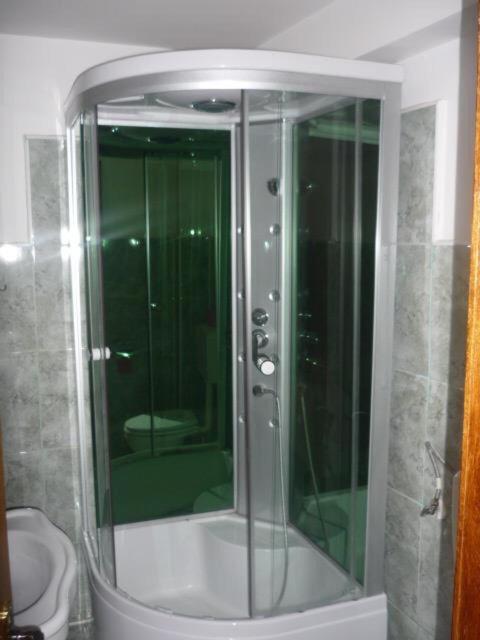 Motel Balcost Piatra Neamt Ngoại thất bức ảnh